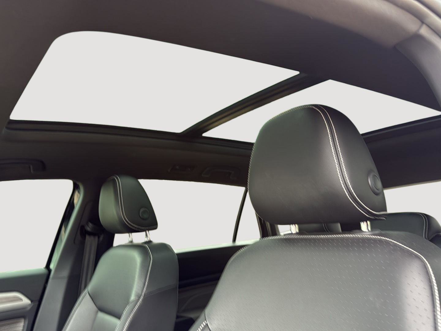 Used 2022 Volkswagen Atlas Cross Sport SE image 22