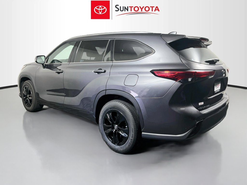 Used 2021 Toyota Highlander XLE FWD image 5