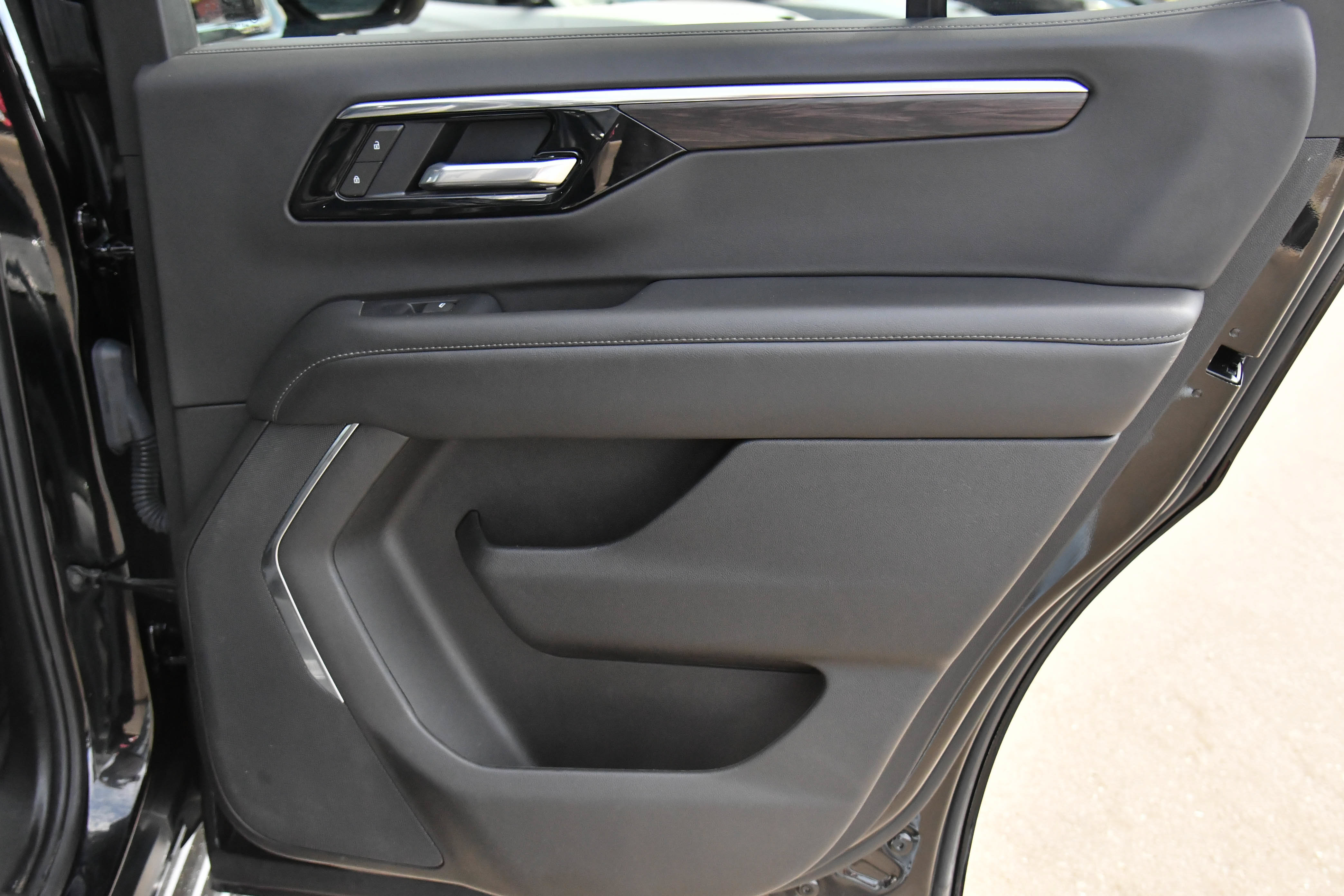 Used 2025 Chevrolet Tahoe LT AWD/4WD image 55