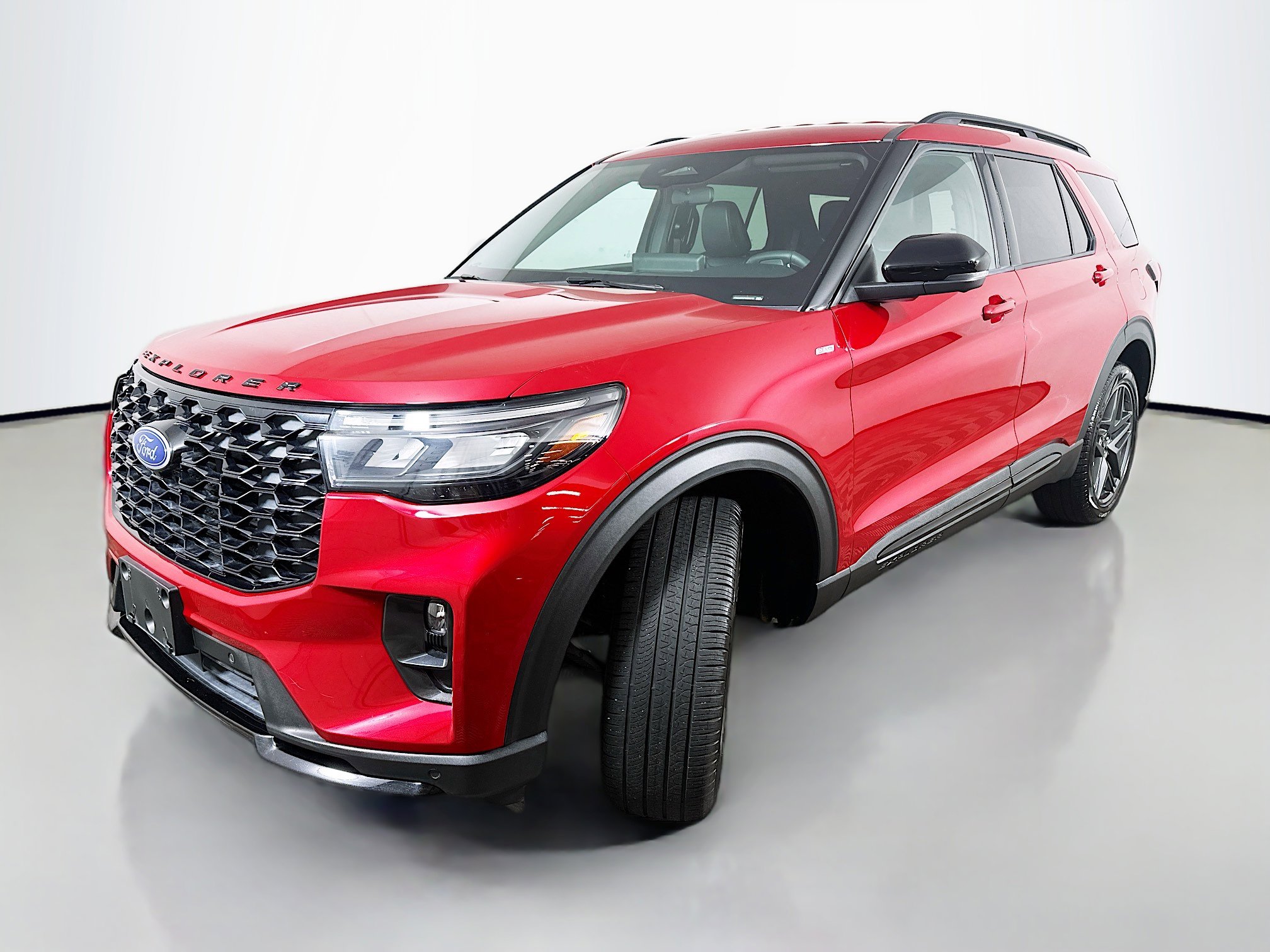 Used 2025 Ford Explorer ST-Line w/ ST-Line Street Pack AWD/4WD image 3