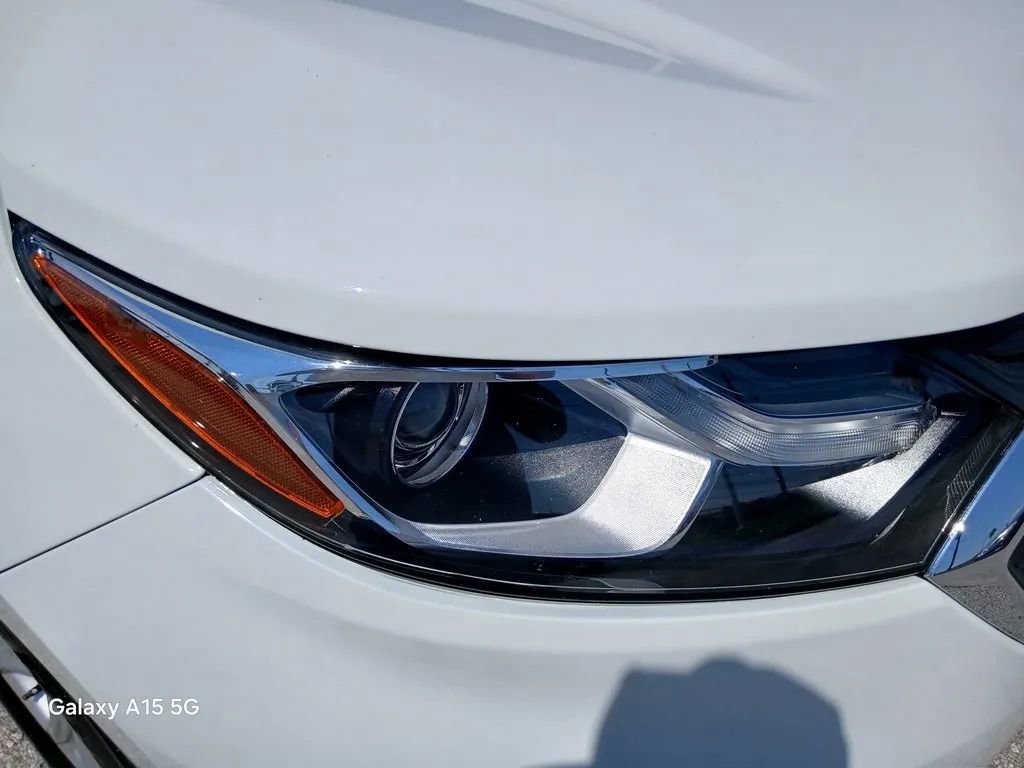 Used 2021 Chevrolet Equinox LT image 32