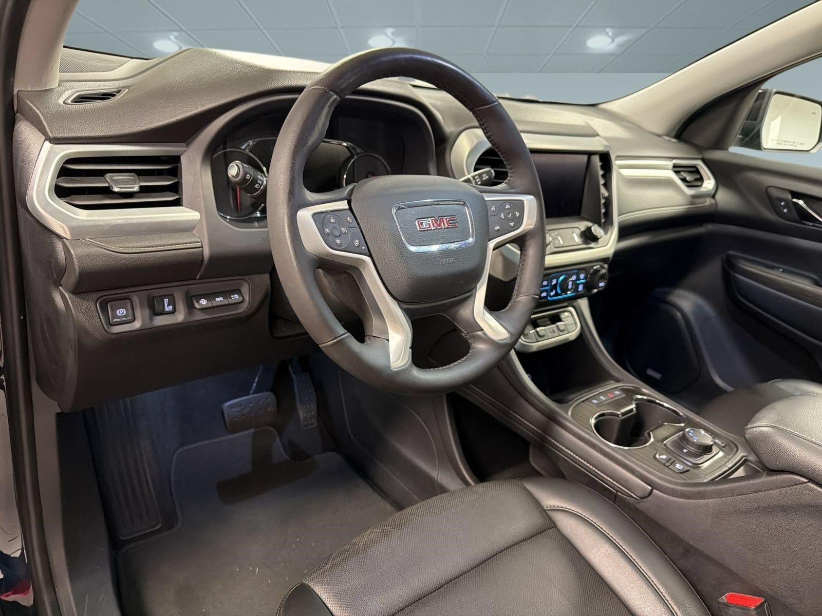 Used 2021 GMC Acadia SLT w/ Elevation Edition FWD image 4