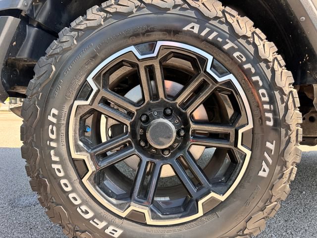 Used 2022 Jeep Wrangler Unlimited Sahara w/ LED Lighting Group AWD/4WD image 31