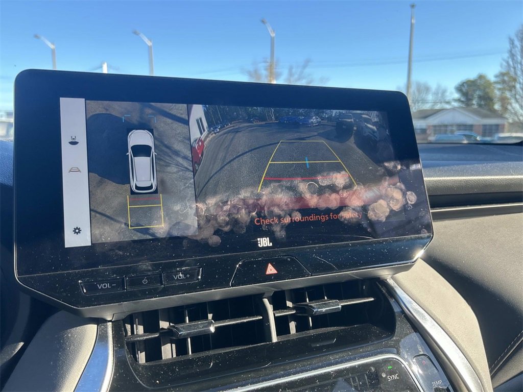 Used 2023 Toyota Venza Limited image 17