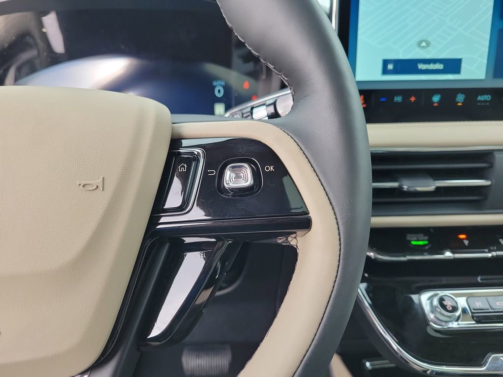 New 2026 Lincoln Corsair Reserve w/ Rear Removable Package Tray AWD/4WD image 24