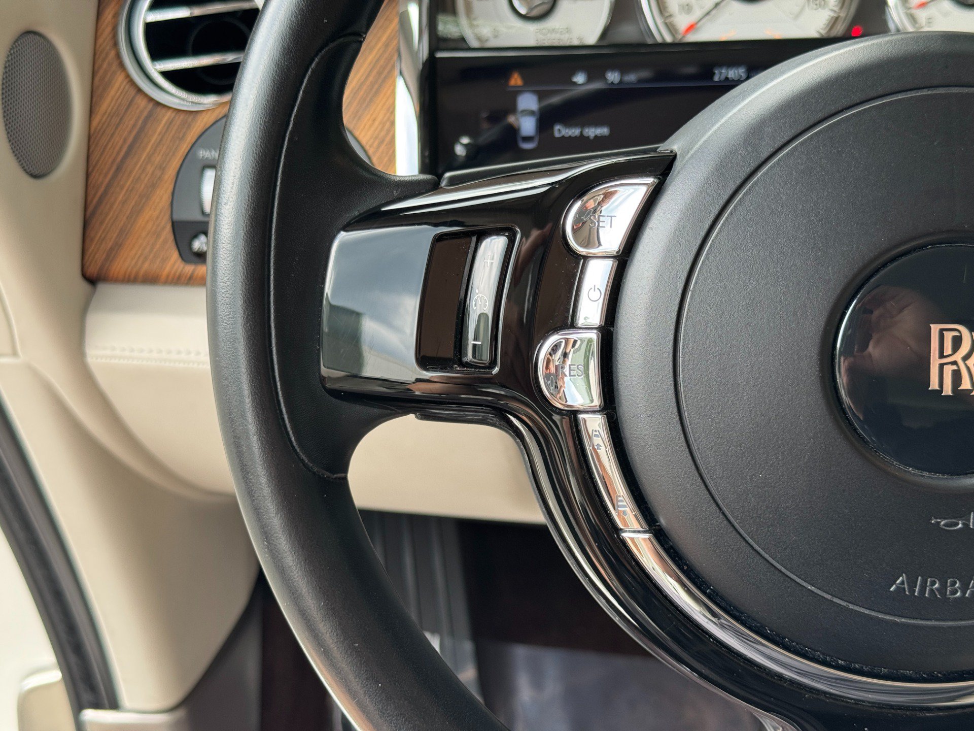 Used 2017 Rolls-Royce Wraith RWD image 39
