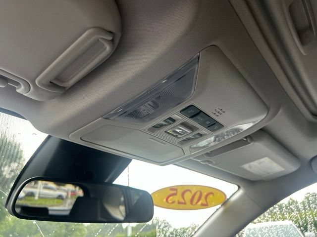 Used 2025 Toyota RAV4 XLE FWD image 30