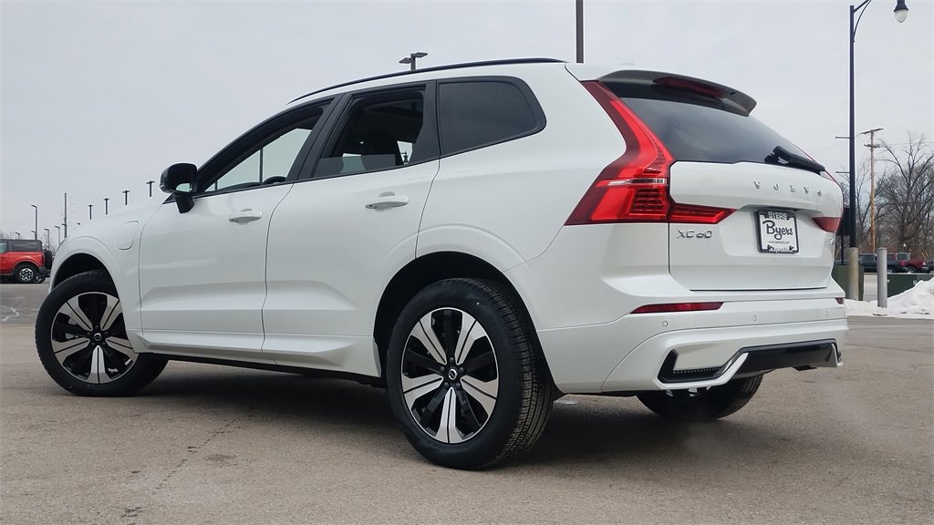 New 2025 Volvo XC60 T8 Core w/ Climate Package image 4