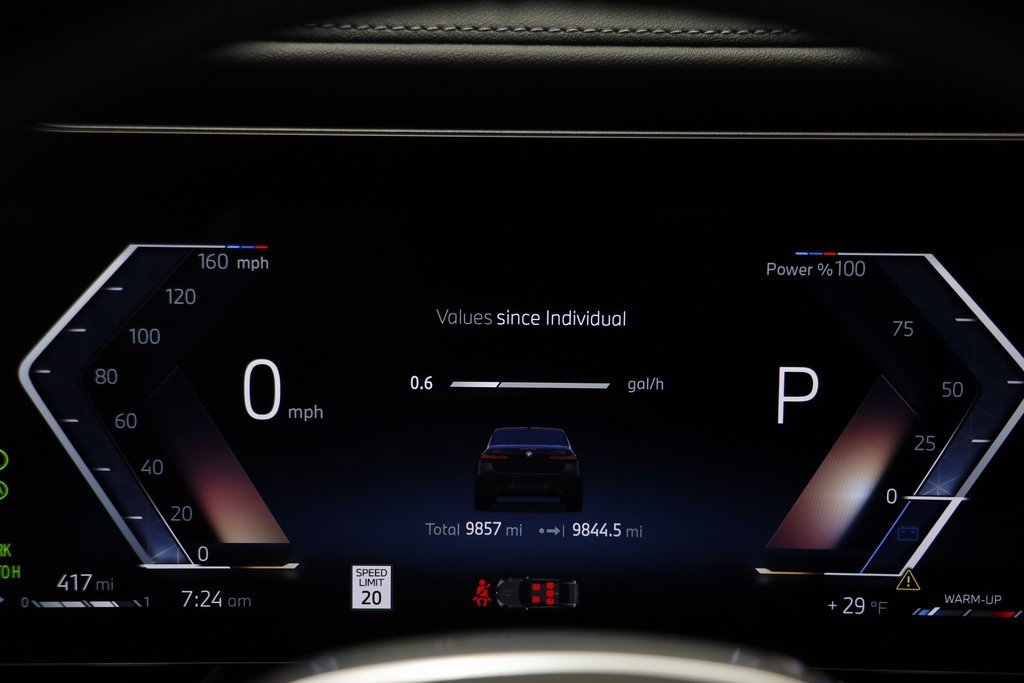 Certified 2025 BMW 740i xDrive w/ Premium Package image 8