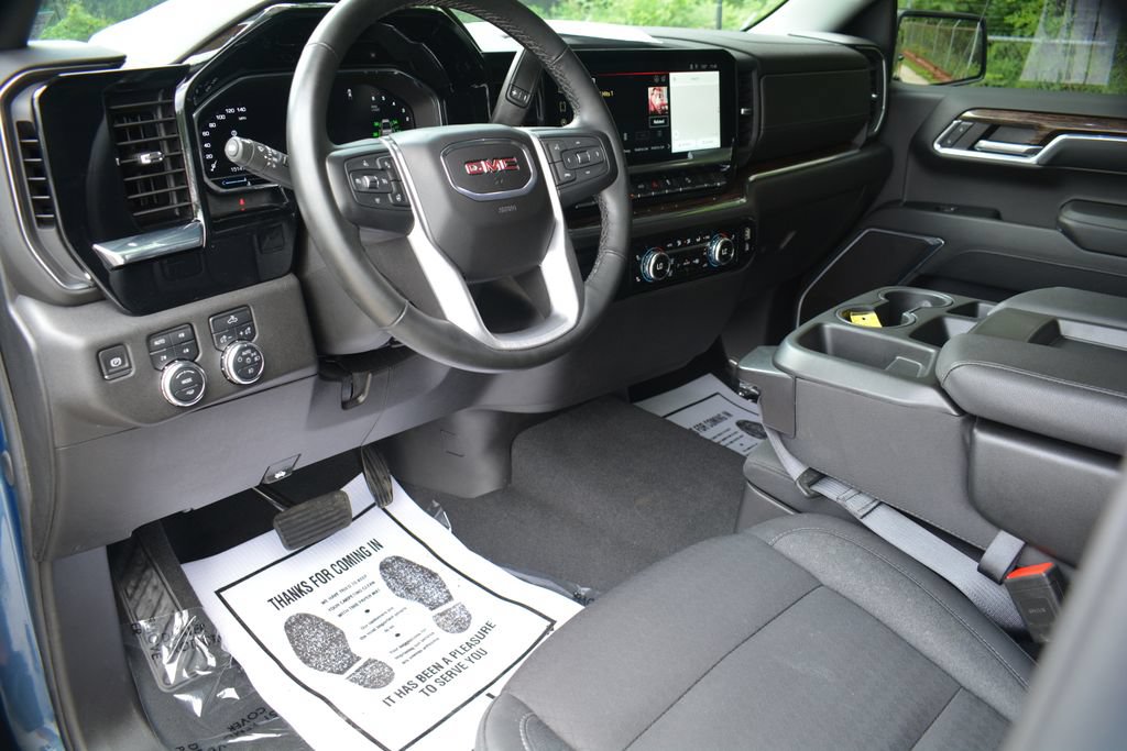 Used 2024 GMC Sierra 1500 Elevation w/ X31 Off-Road Package AWD/4WD image 9
