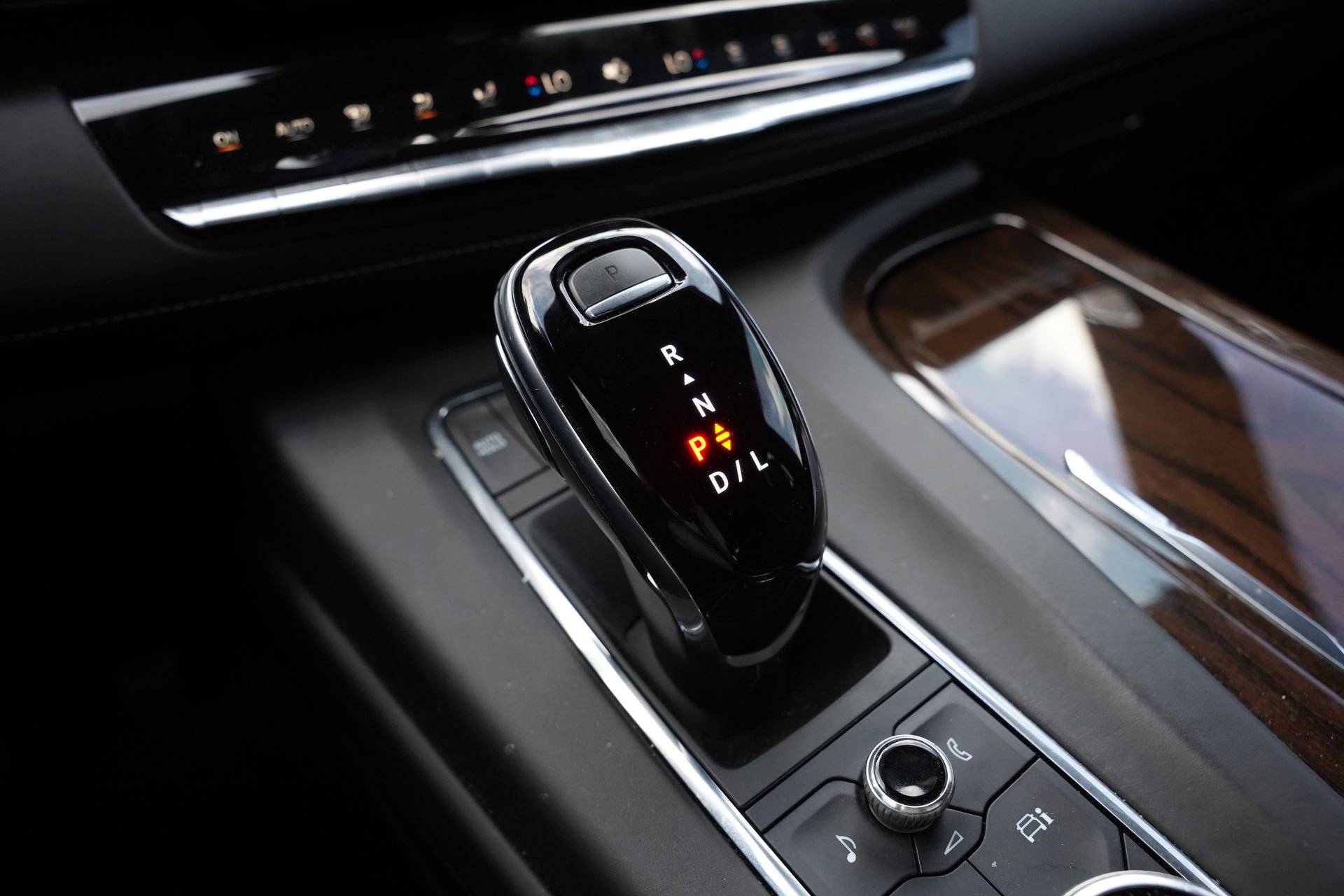Used 2022 Cadillac Escalade Sport Platinum image 14