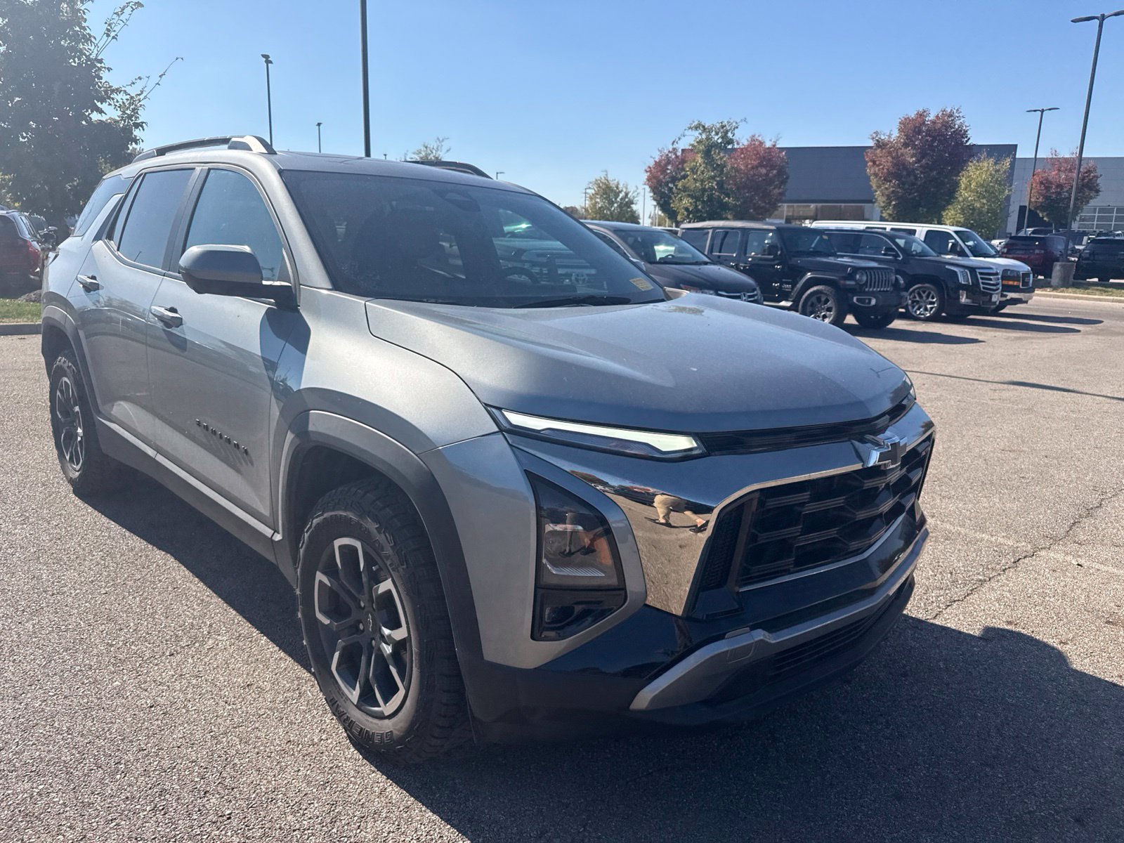 Used 2025 Chevrolet Equinox ACTIV w/ Safety and Technology Package AWD/4WD image 3