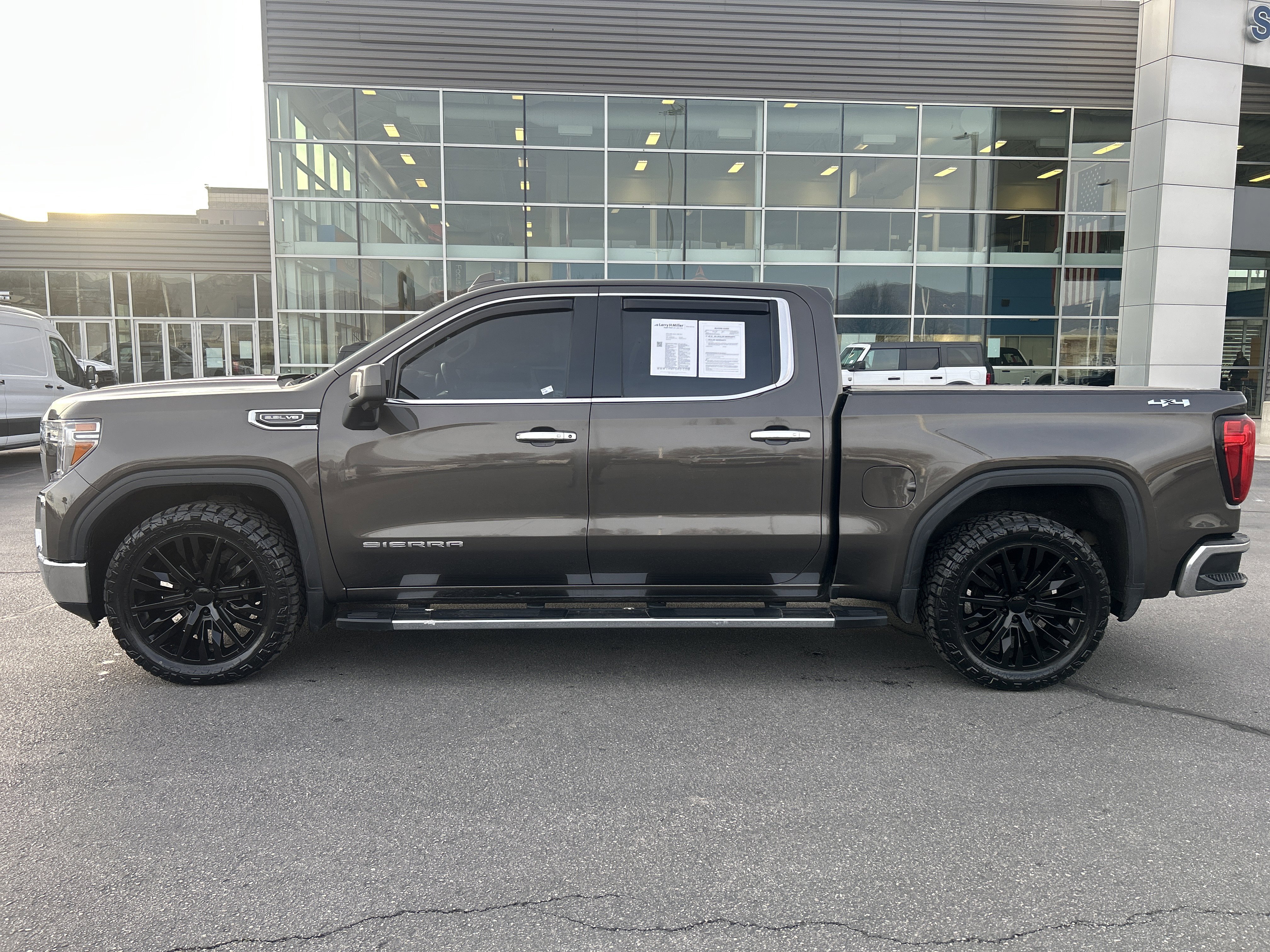 Used 2019 GMC Sierra 1500 SLT w/ SLT Premium Plus Package image 2