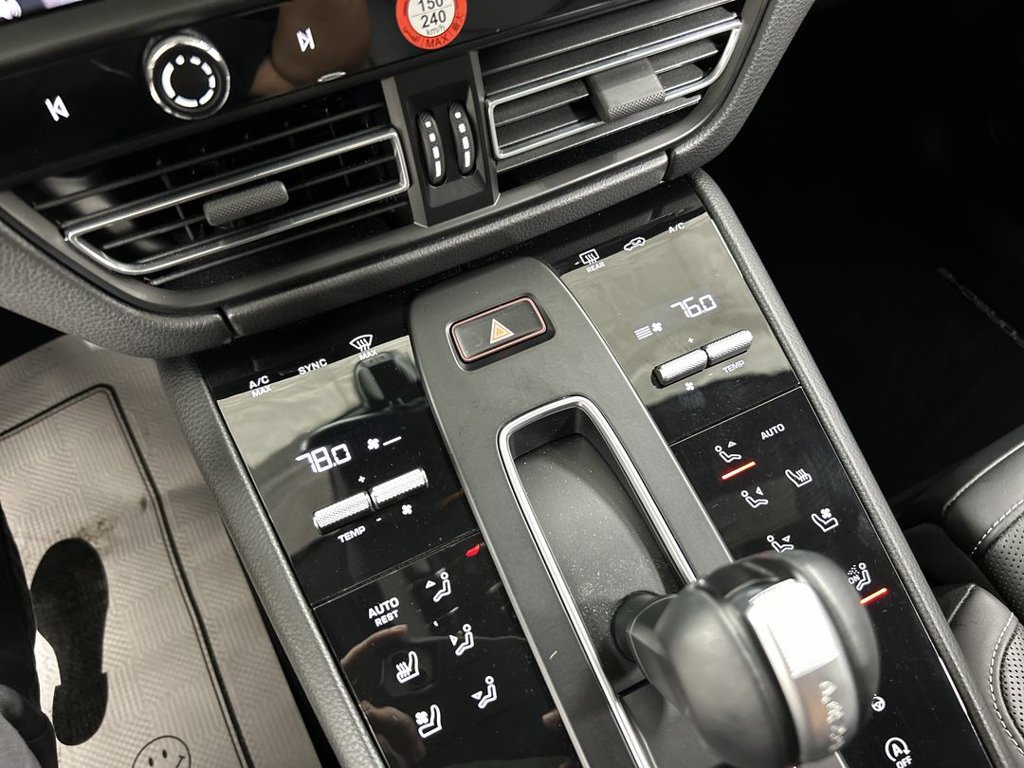 Certified 2026 Porsche Macan Turbo AWD/4WD image 17
