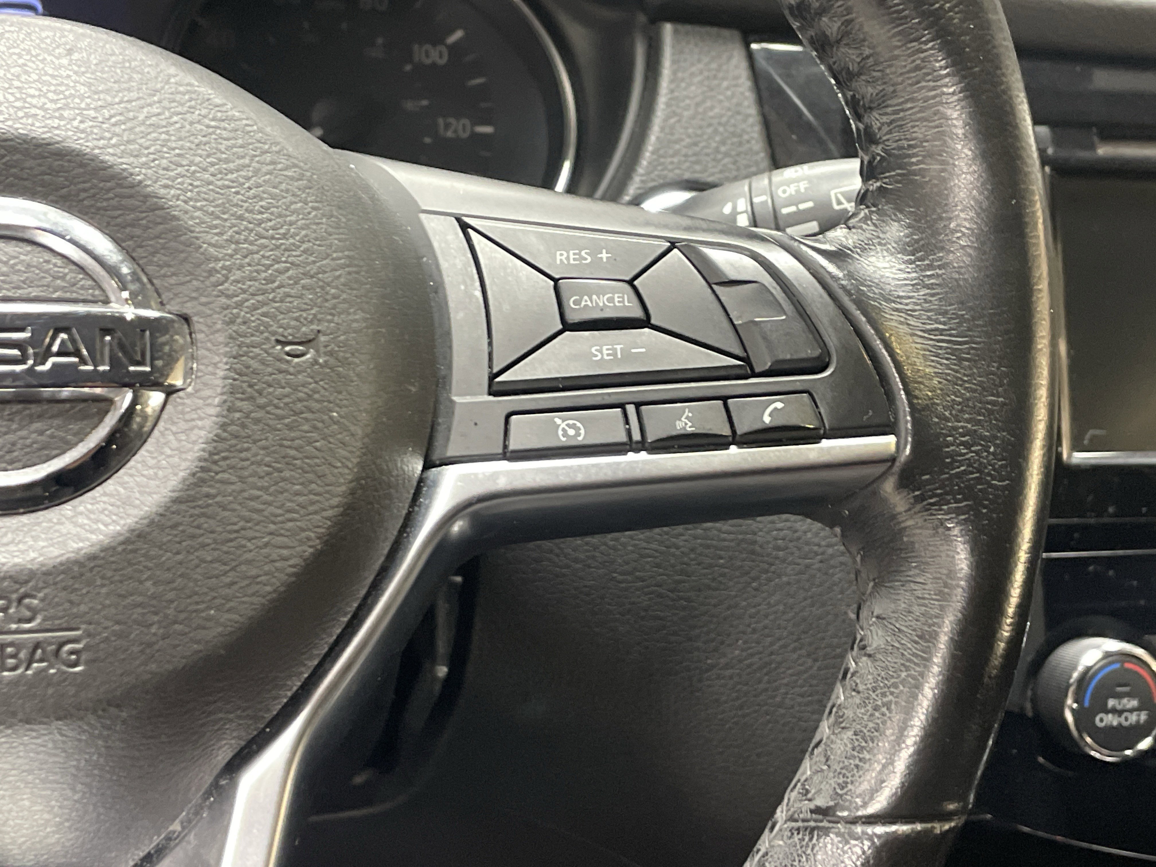 Used 2019 Nissan Rogue SV image 20