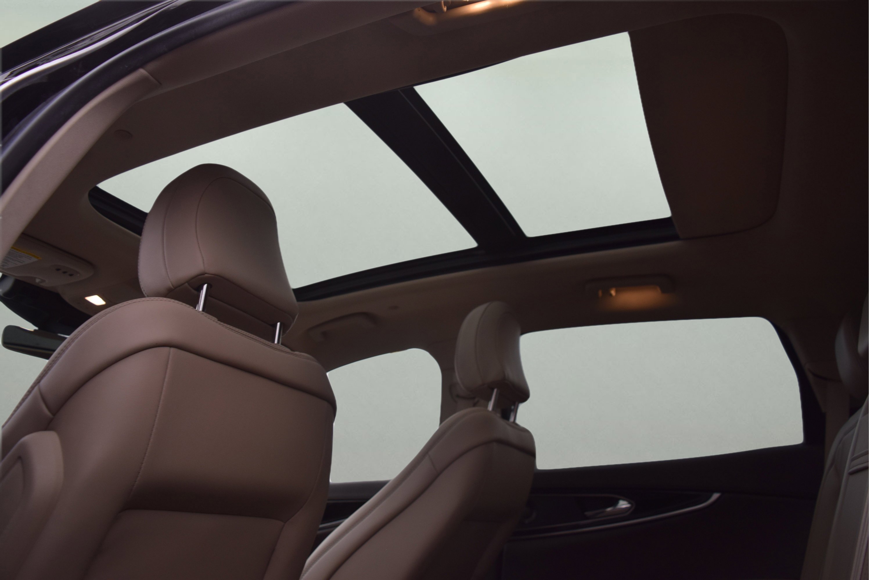 Used 2021 Lincoln Nautilus Reserve w/ Monochromatic Package image 8