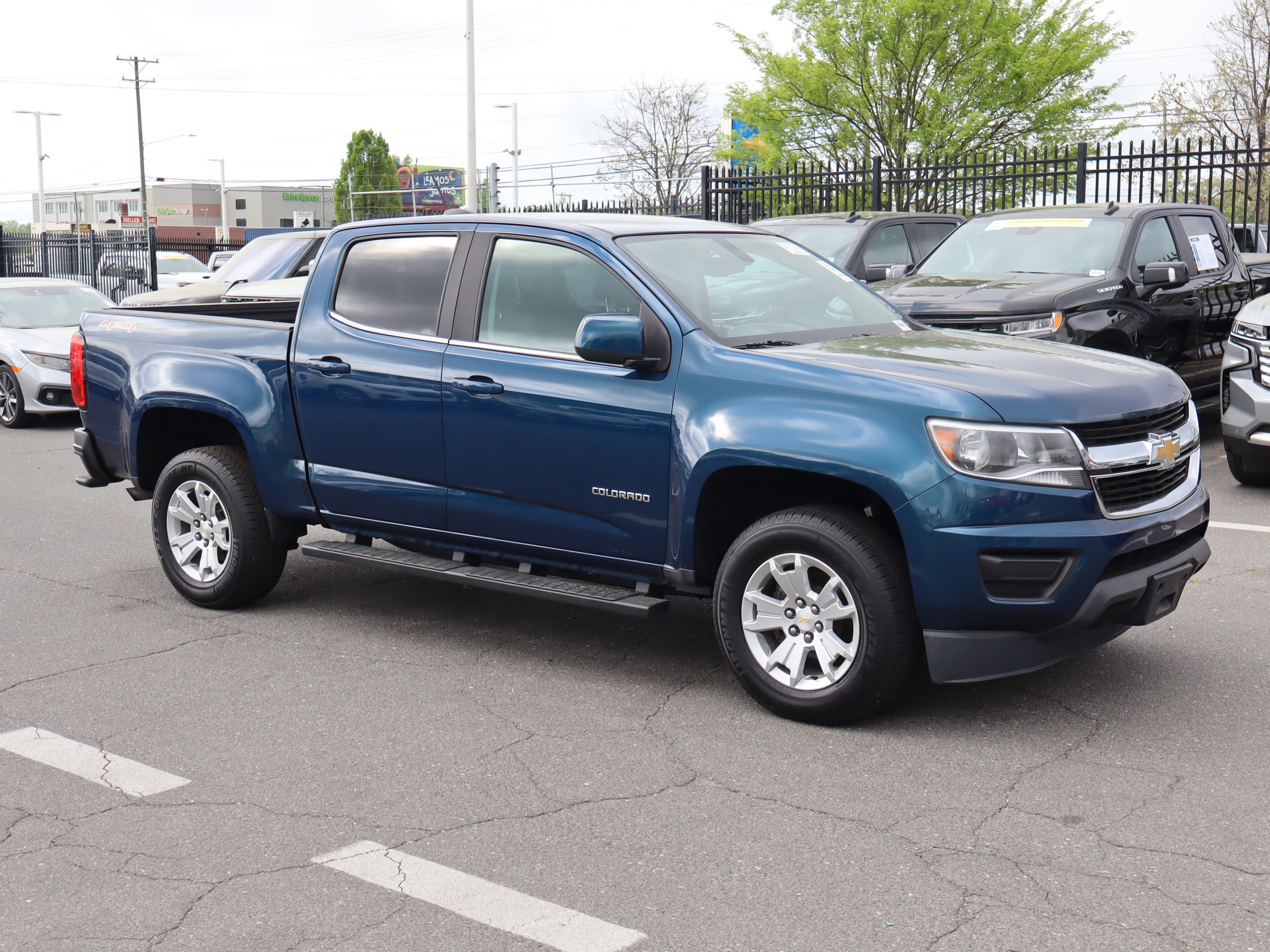 Used 2020 Chevrolet Colorado LT image 2