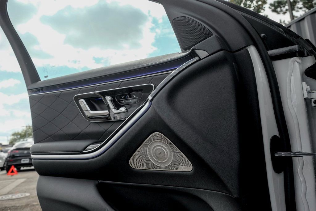 New 2026 Mercedes-Benz S 580 4MATIC Sedan image 12