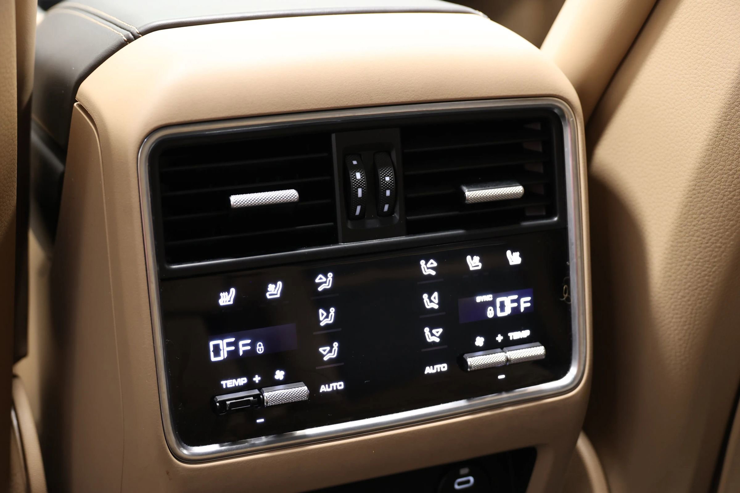 Used 2021 Porsche Cayenne Turbo S AWD/4WD image 78