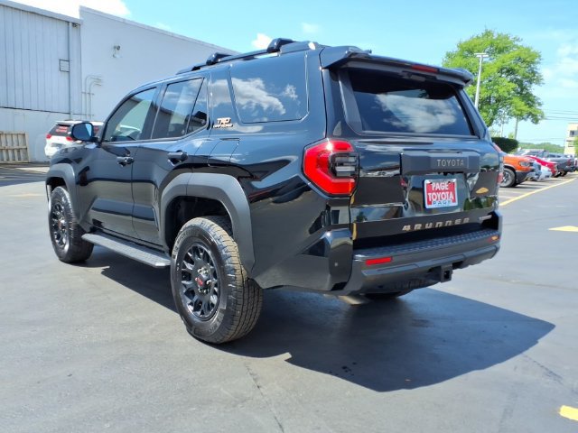 Used 2025 Toyota 4Runner TRD Off-Road Premium AWD/4WD image 8