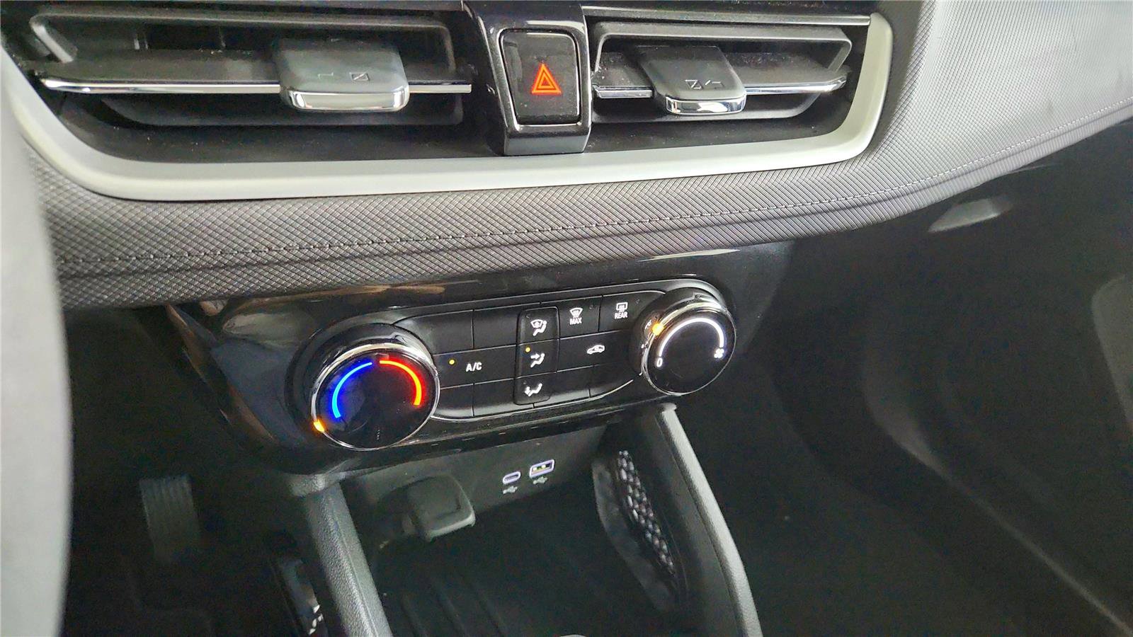 Used 2024 Chevrolet TrailBlazer LT image 41