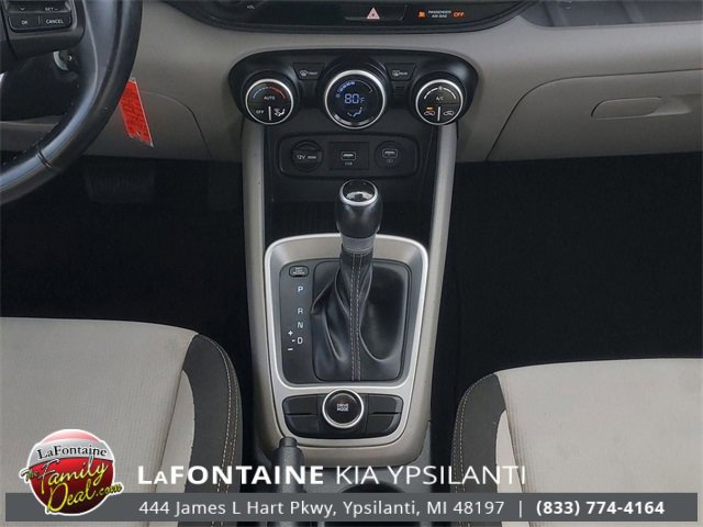 Used 2021 Hyundai Venue SEL image 32