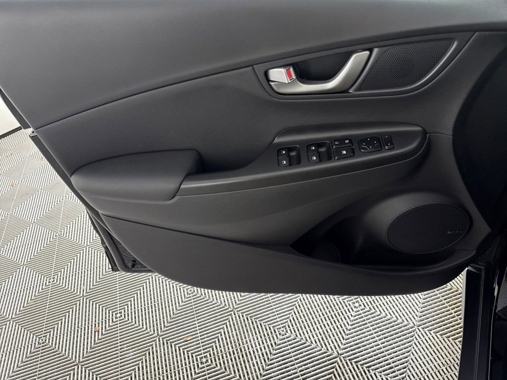 Certified 2021 Hyundai Kona Limited w/ Cargo Package image 12