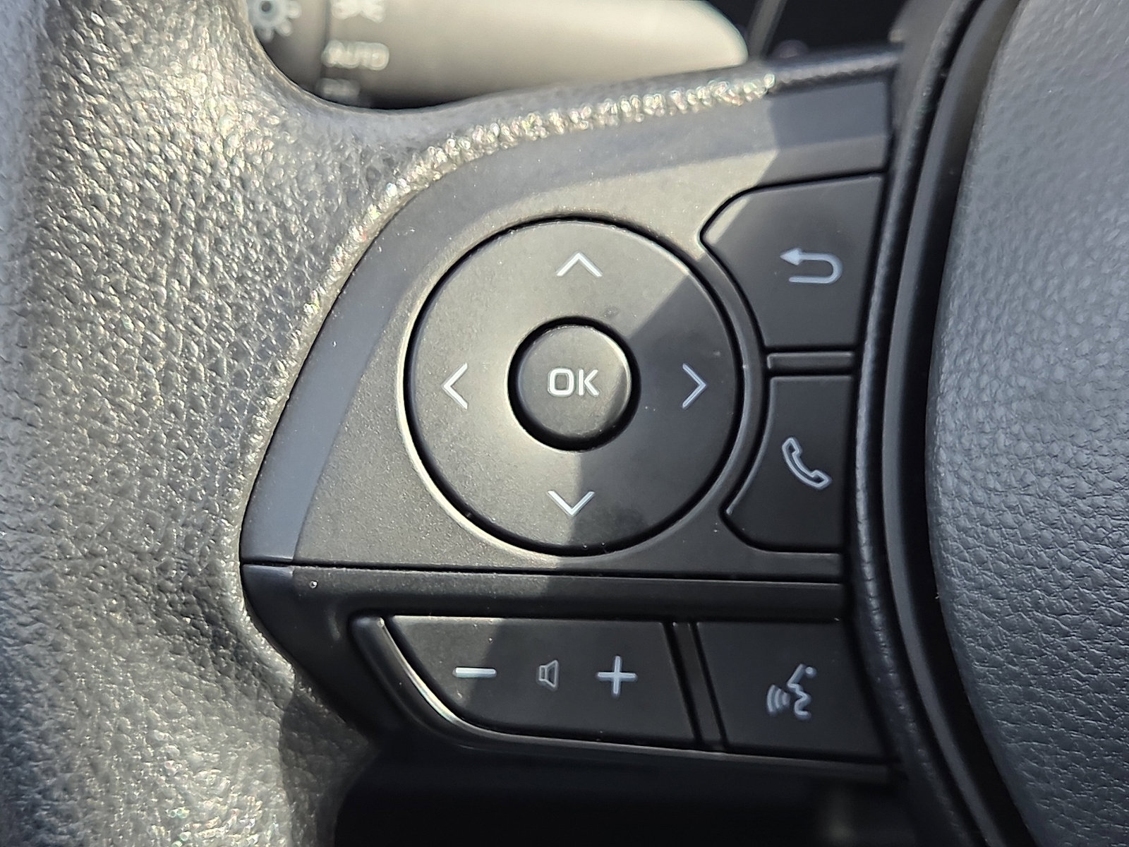 Used 2024 Toyota RAV4 XLE image 21