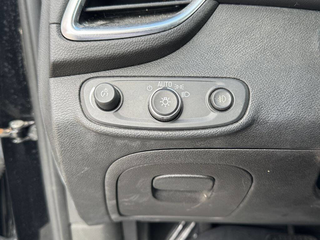 Used 2017 Chevrolet Trax Premier w/ Driver Confidence II Package image 13