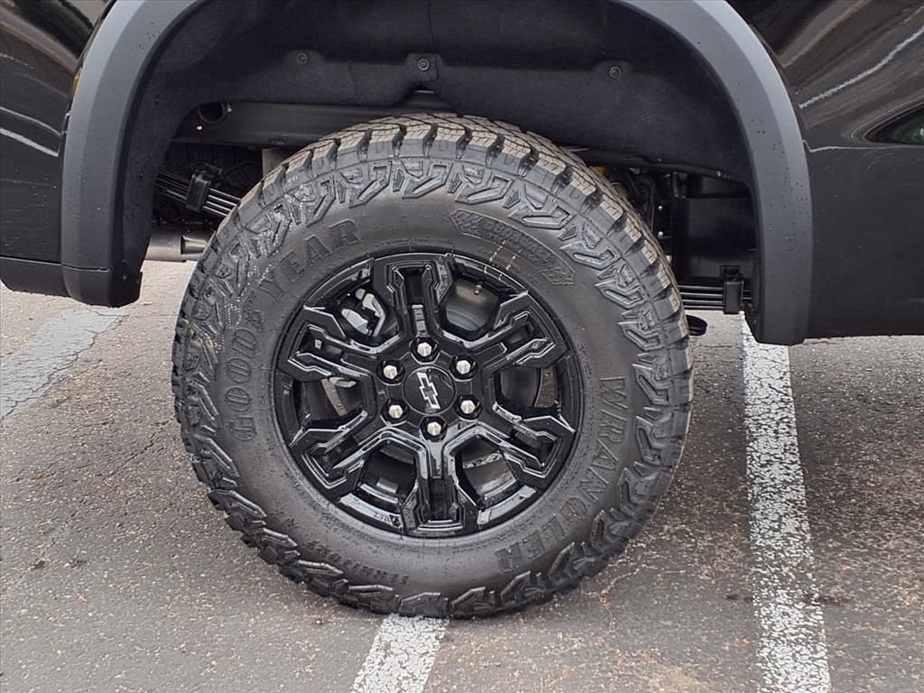 New 2026 Chevrolet Silverado 1500 ZR2 image 4