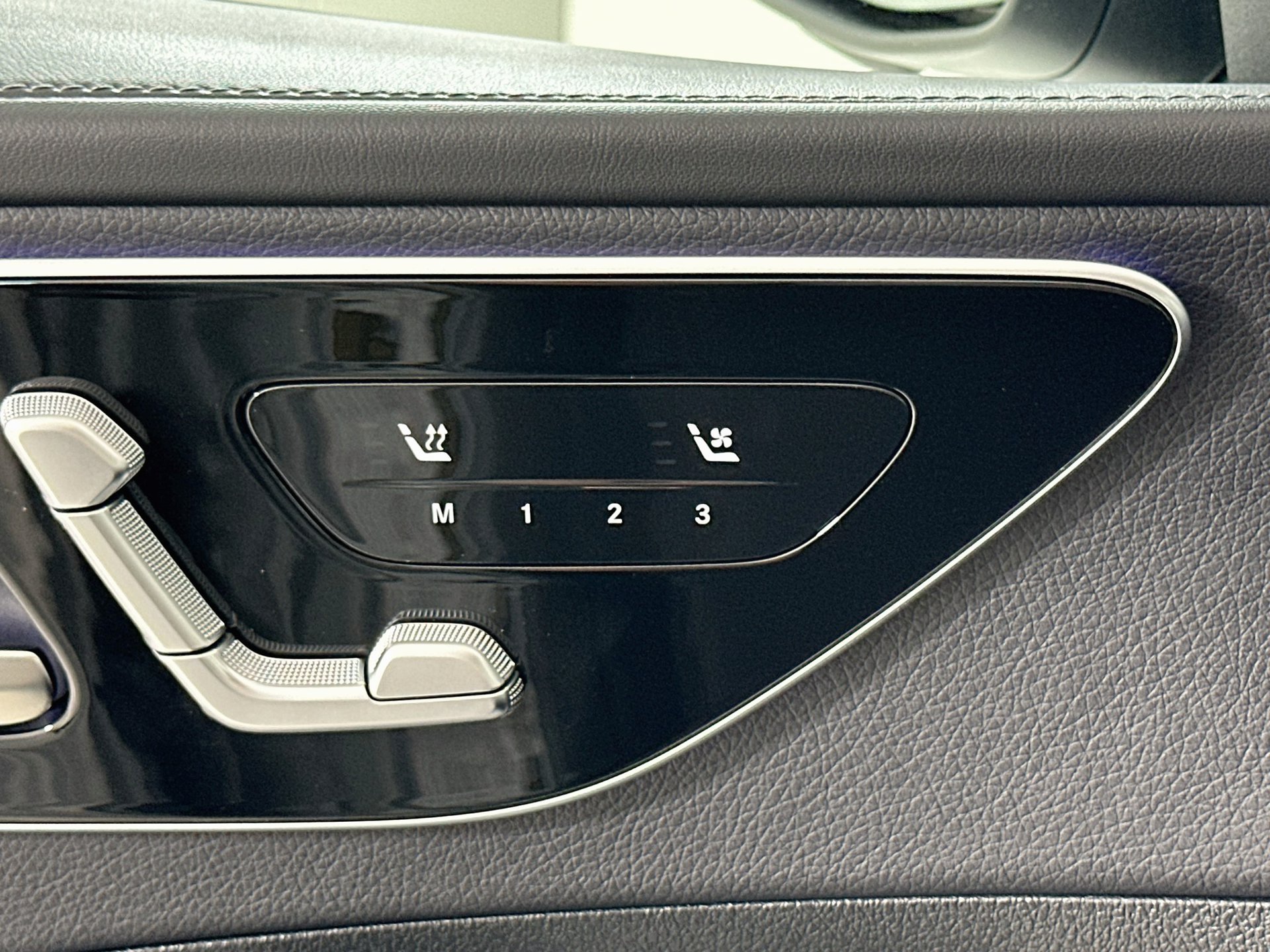 New 2026 Mercedes-Benz C 300 Sedan image 22