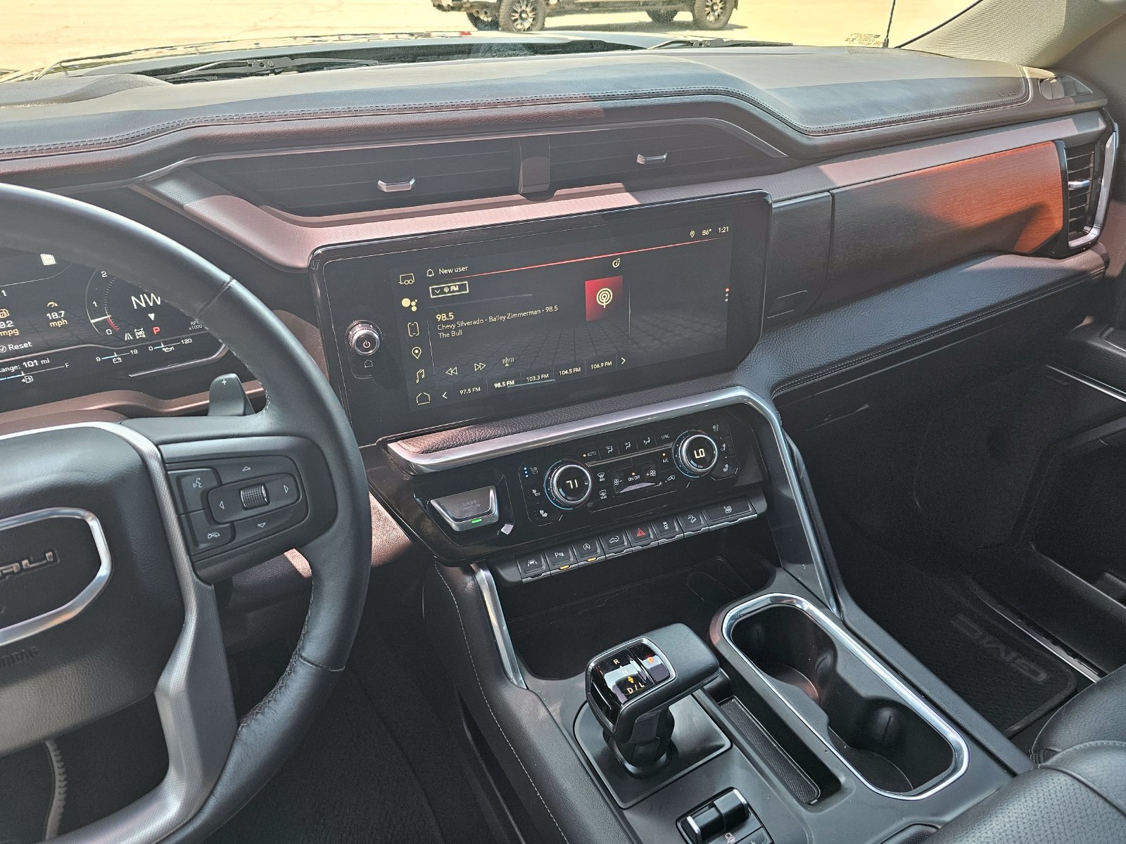 Used 2023 GMC Sierra 1500 Denali w/ Technology Package AWD/4WD image 22