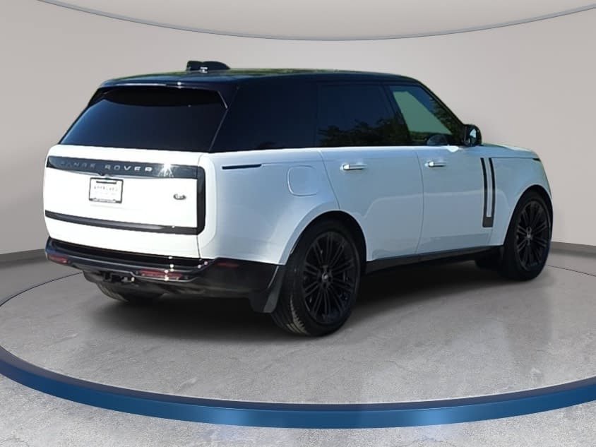 Used 2023 Land Rover Range Rover SE AWD/4WD image 5