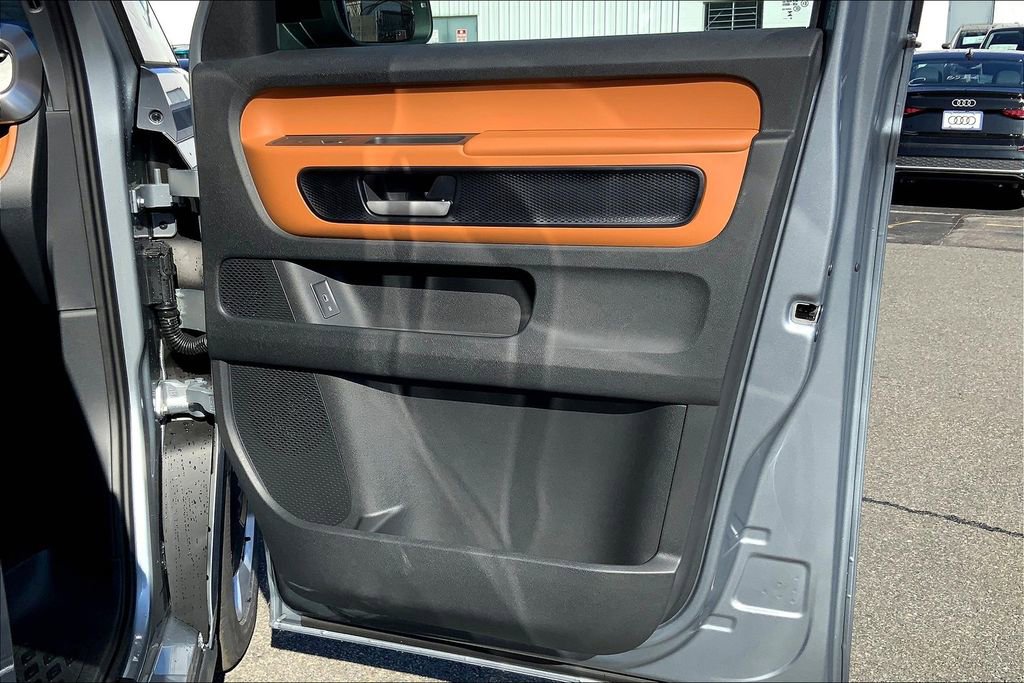 New 2025 Volkswagen ID. Buzz Pro S image 26