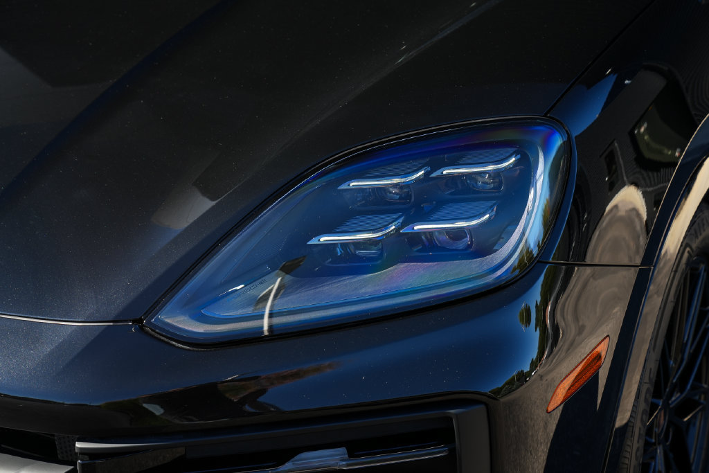 Certified 2026 Porsche Cayenne E-Hybrid AWD/4WD image 7