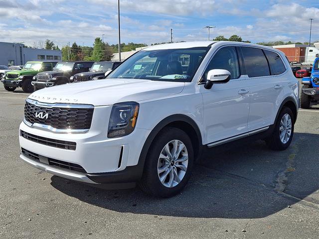Used 2022 Kia Telluride LX image 3
