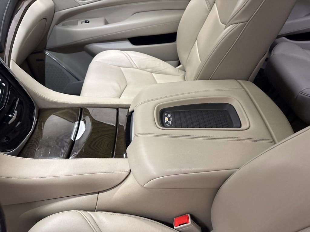 Used 2020 Cadillac Escalade Premium Luxury image 17