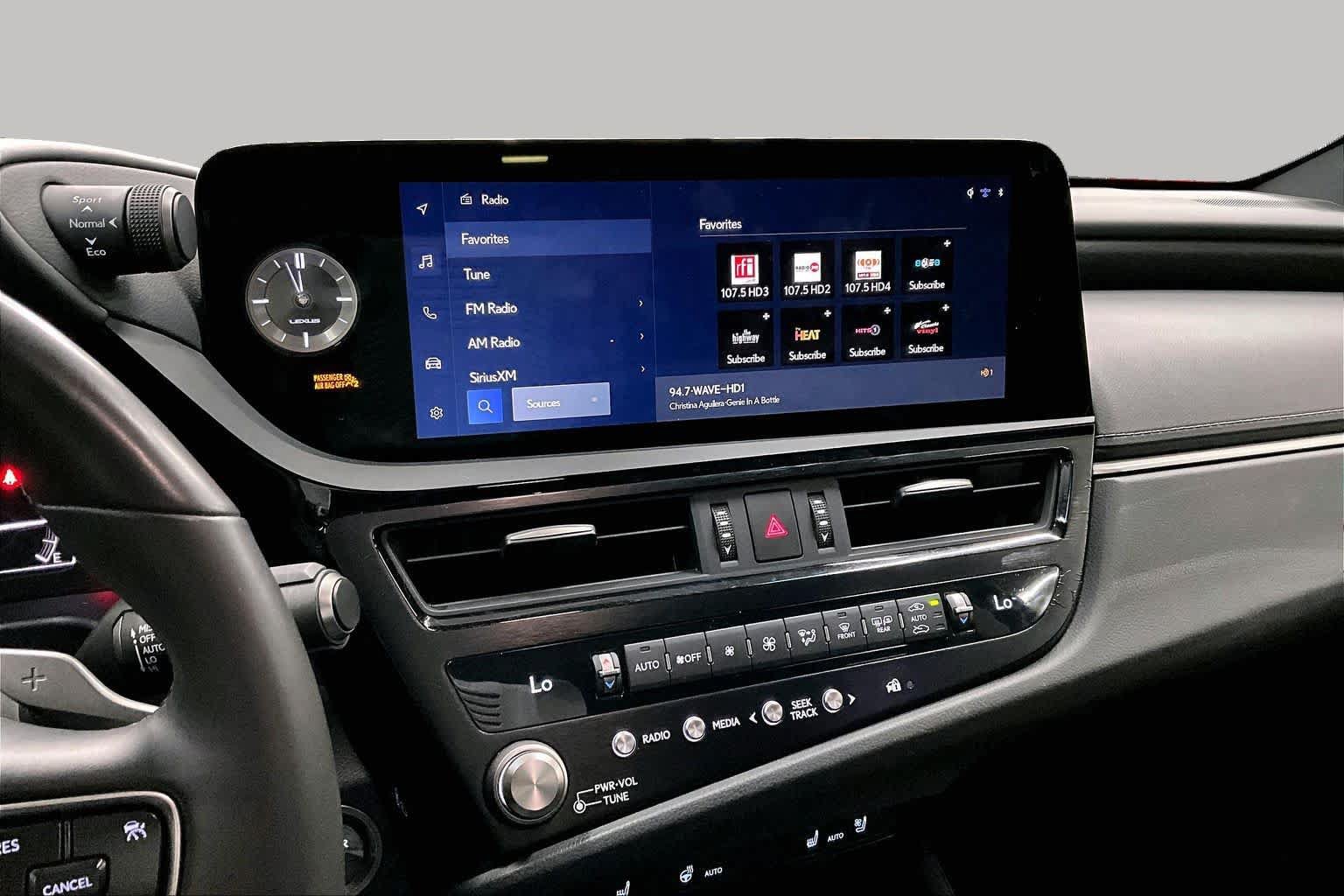 Used 2024 Lexus ES 300h w/ Premium Package FWD image 6