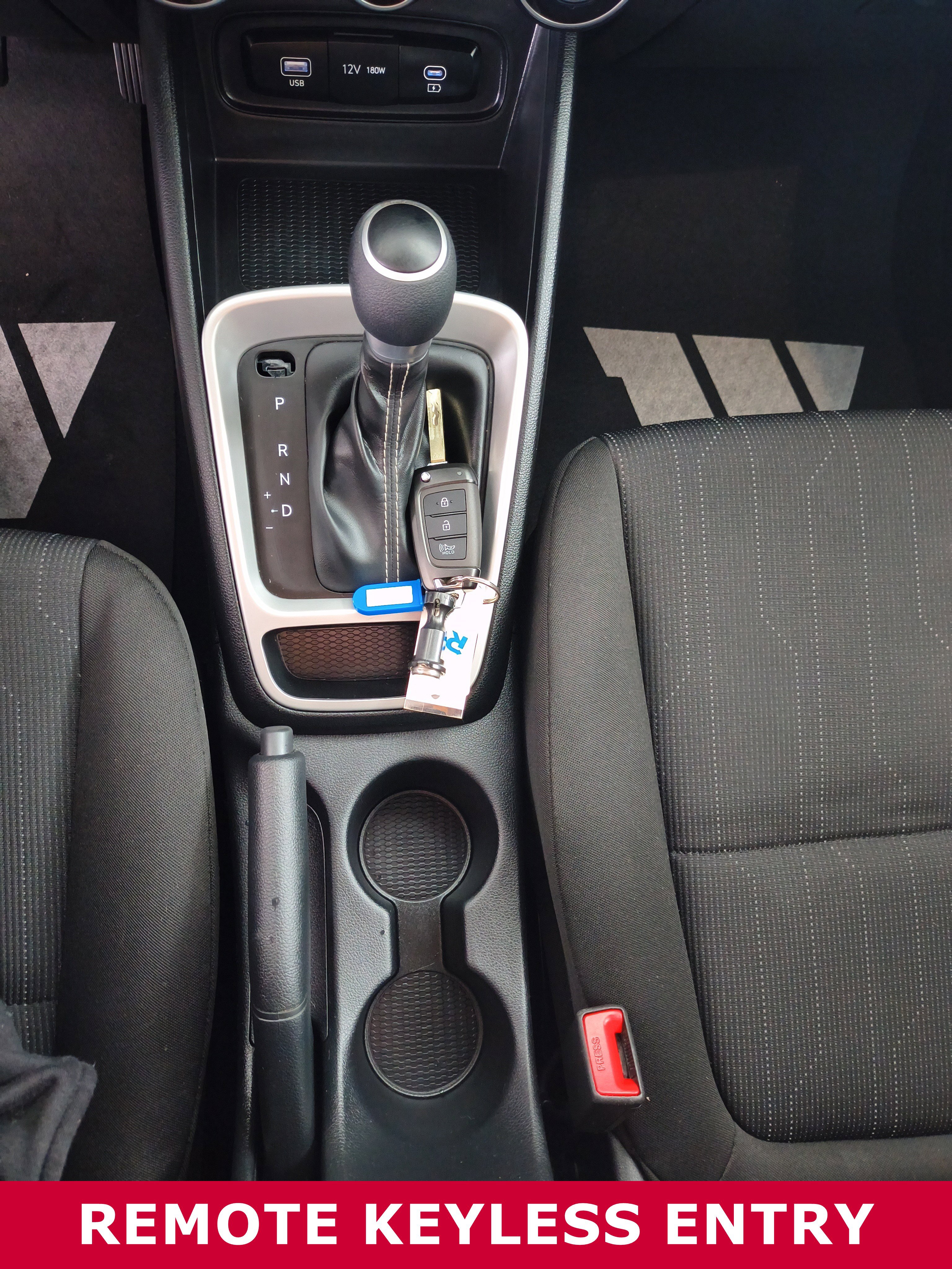 Used 2024 Hyundai Venue SE image 22