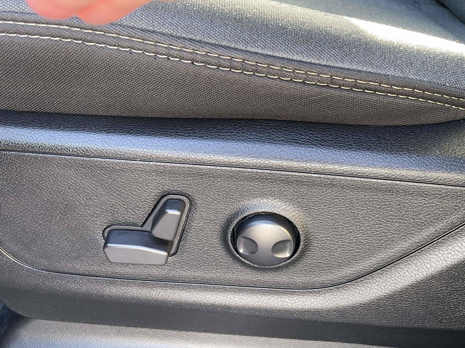 Used 2022 RAM 1500 Big Horn AWD/4WD image 16