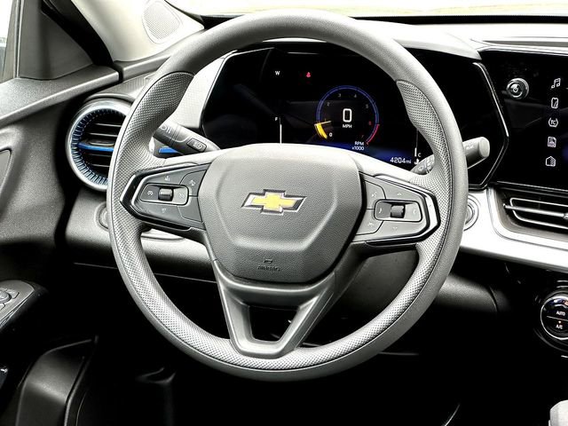 Used 2026 Chevrolet Trax LT FWD image 30