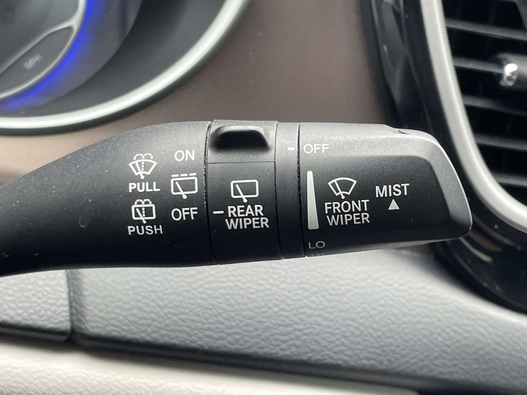 Certified 2017 Chrysler Pacifica Touring-L FWD image 32