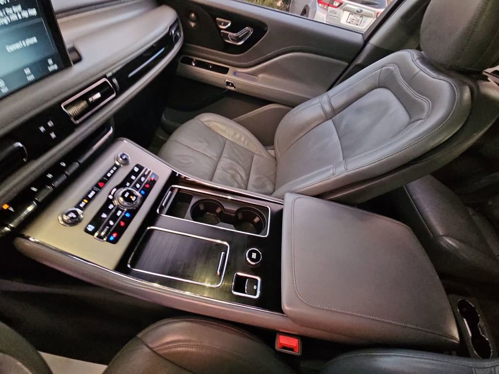 Used 2020 Lincoln Aviator Reserve w/ Equipment Group 201A image 18