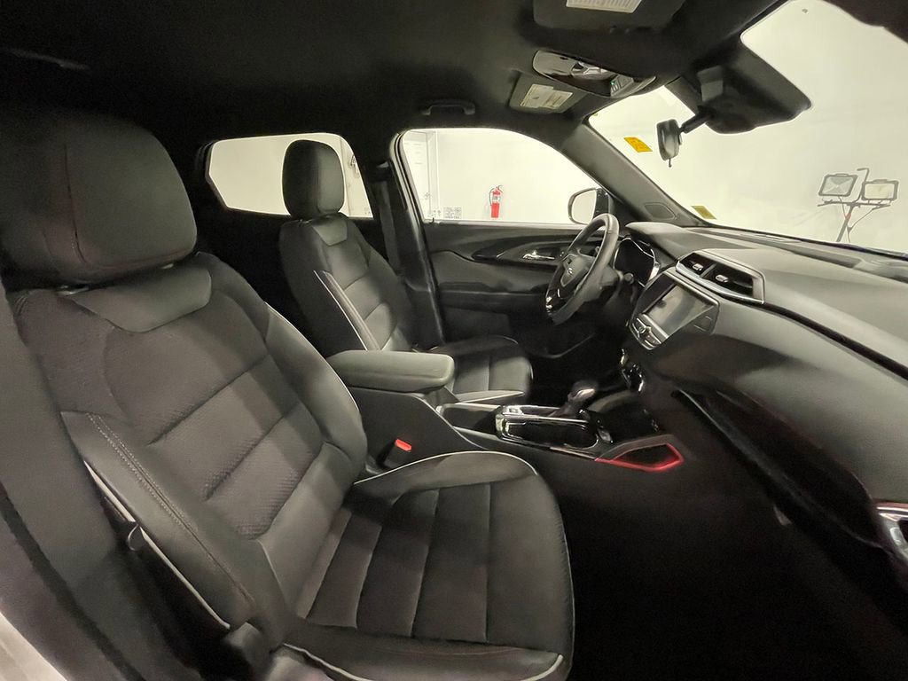 Used 2023 Chevrolet TrailBlazer RS FWD image 26