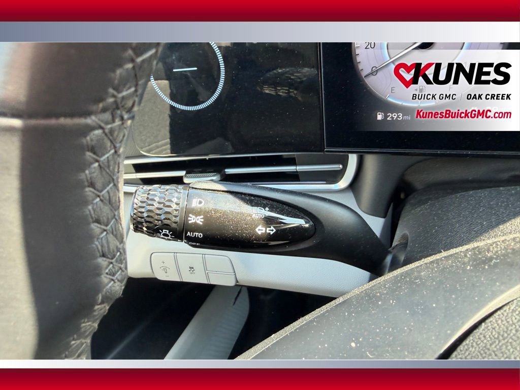 Used 2025 Hyundai Elantra Limited image 14