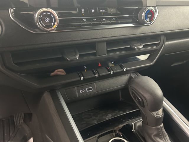 Used 2023 Chevrolet Colorado Trail Boss w/ Technology Package image 18