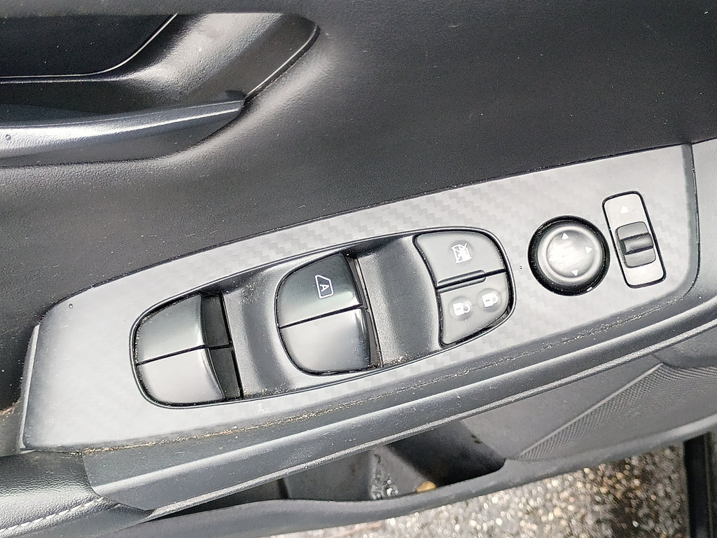 Used 2025 Nissan Sentra S w/ Trunk Package FWD image 16