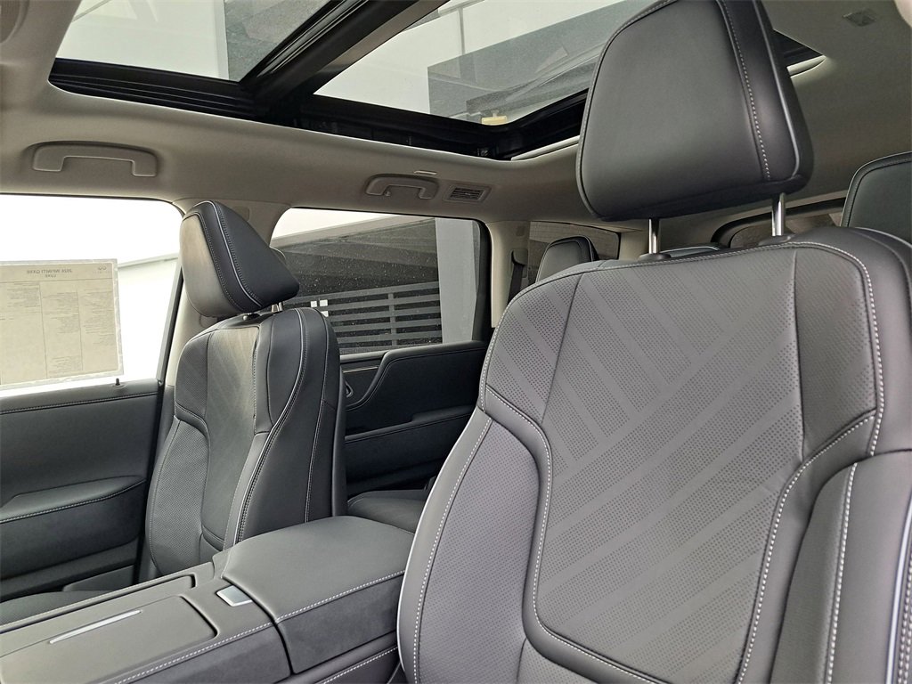New 2026 INFINITI QX80 Luxe image 16