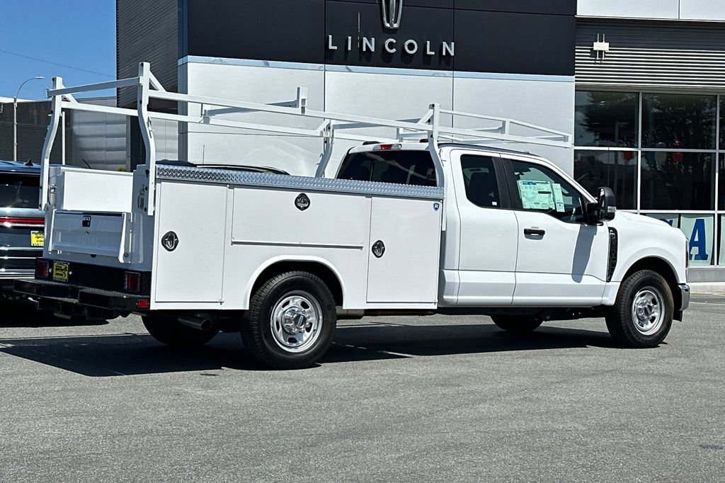 New 2025 Ford F350 XL w/ XL Chrome Package RWD image 3