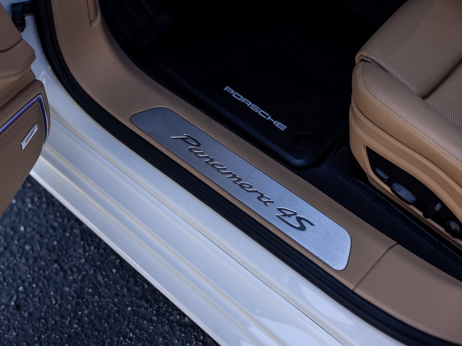 Certified 2023 Porsche Panamera 4S AWD/4WD image 41
